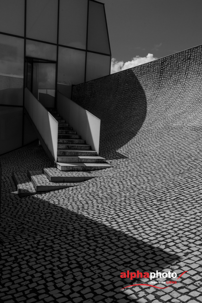 Cité de l'Océan, Biarritz, une architecture de Steven Holl comme un écho aux vagues
