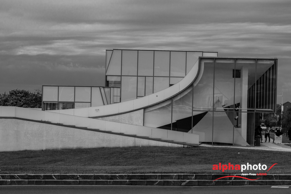 Cité de l'Océan, Biarritz, une architecture de Steven Holl comme un écho aux vagues