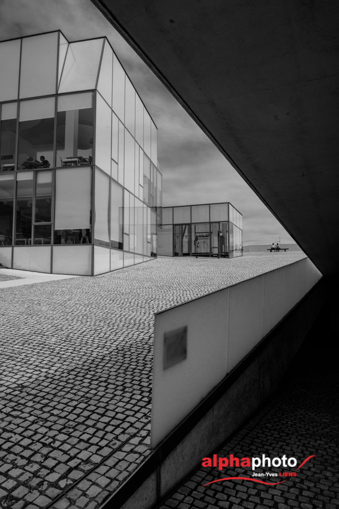 Cité de l'Océan, Biarritz, une architecture de Steven Holl comme un écho aux vagues